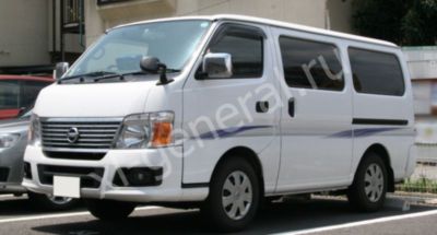 Лобовое стекло Nissan Caravan E25